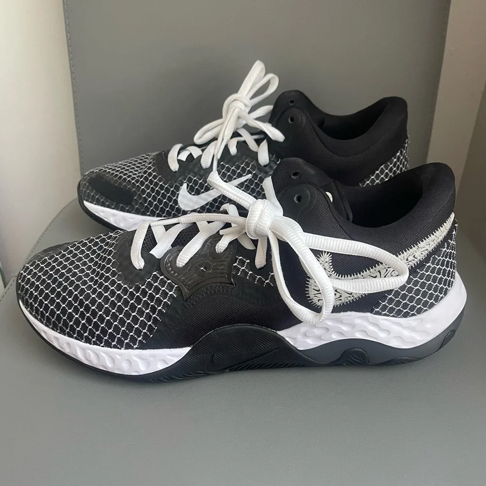 Nike Men’s Renew Elevate 2 Shoes Black/White Sneakers Size 12